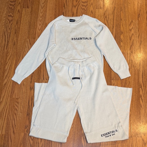 Essential set - Picture 2 of 8